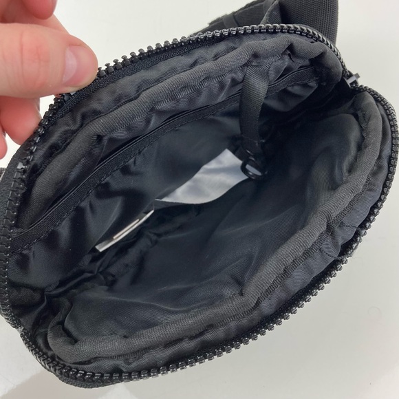 Reebok Unisex Hazel Fannypack Waist Belt Bag Gray & Black - Picture 9 of 12